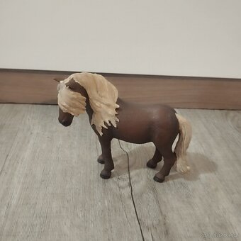 Schleich kobyla a hříbě - 2