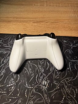 Xbox one ovladač - 2