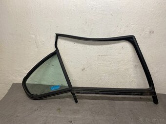 ŠKODA OCTAVIA 2 2004-2013 - ZADNÍ MENŠÍ SKLA DVEŘÍ - 2