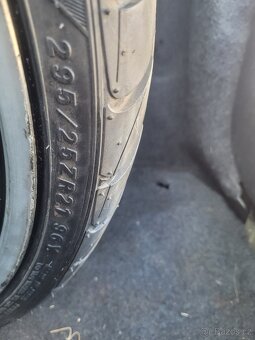 Prodám 1ks letní guma 295/25/21 ako nová - 2
