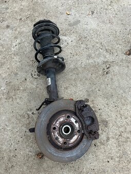 Naboje /tlumice/ pruziny/ kotouce/ plotýnky/ citroen berling - 2