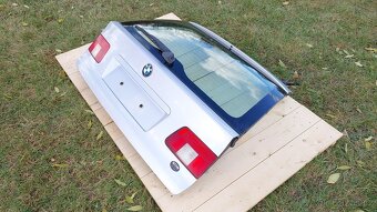 BMW E39  – DVEŘE KUFRU TOURING - 2