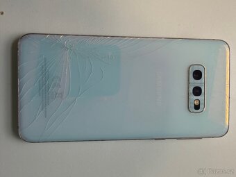 Samsung Galaxy S10e - 2