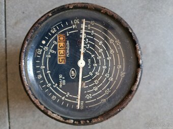 Budík - otáčkoměr s mot.hod. - 2