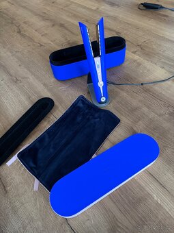 Žehlička na vlasy Dyson - 2