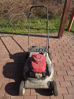 Benzinová sekačka Honda - 2