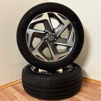 HONDA CR-V 5 5x114,3 R19 ET45+LETNÍ 235/55R19 7,5mm - 2