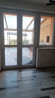 Prodám francouzské balkonové dveře s oknem – kvalitní a eleg - 2