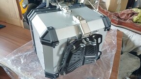 Parádní ALU topcase - NOVÝ - včetně montážní sady .. 45 l - 2