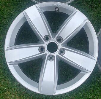 Alu disky Vw, 5x112, R17, ET38, Senzory - 2