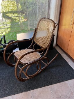 Houpací křeslo Ton Thonet masiv dřevo vypletené - 2