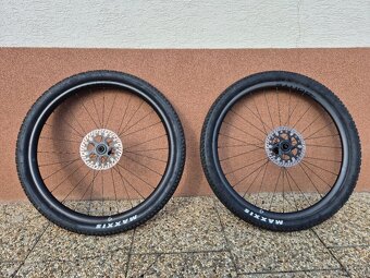 Prodam sadu karbonovych kol BRUTE XC27 Carbon boost, 27mm - 2
