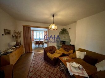 Lipov - Rodinný dům 4+1 k rekonstrukci - 379m2 - 2