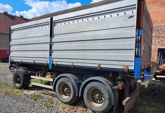 Třístranný sklápěcí přívěs - 2