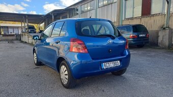 toyota yaris 1.3 vvti 113000 najeto ( krasny stav ) - 2