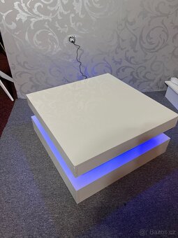 KONFERENČNÍ STOLEK - nový, ale lehce poškozen. - 2