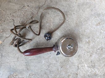 Historický masážní přístroj Omega - 2