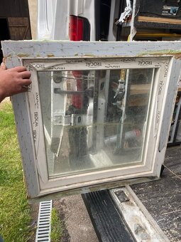 Použíté plastové okno 80x80cm - 2