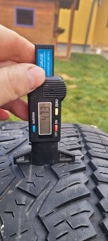 Zimní pneu 265/60/16 R.v. 22 - 2