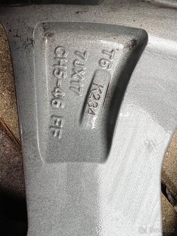 Originál kola Toyota - 2