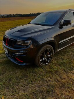 Jeep Grand Cherokee 6,4 SRT - 2