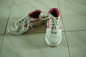 Dívčí sálové boty velikosti 31 - 2