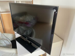 LG 42” 3D televize - 2