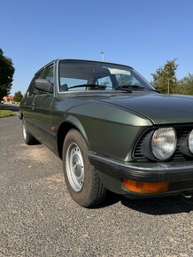 1982 BMW E28 520i - benzínový šestiválec - 2