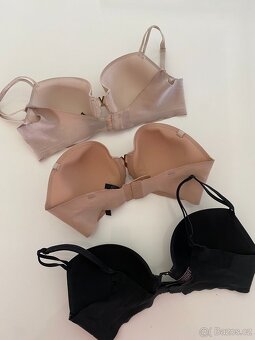 Podprsenky Victoria's Secret, vel. 32 DD - 2