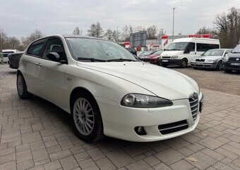Alfa Romeo 147 1.6 16V benzín manuál 88 kw - 2