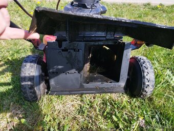Benzínová sekačka Briggs & Stratton - 2