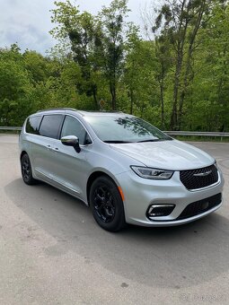 Chrysler Pacifica Limited 3.6 V6 r.v.2023 - 2