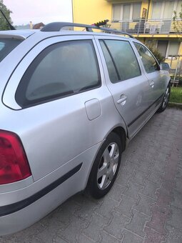 Škoda Octavia 2 rok 2005 77 kW km 382 - 2