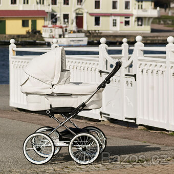 EmmalJunga Mondial De Luxe - Classic White Leatherette Pram - 2