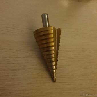 Stupňovitý vrták 4-40mm (jednou použitý) - 2