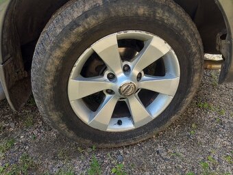 ALU kola 6x139 R17 s pneu 235/65 R17 - 2