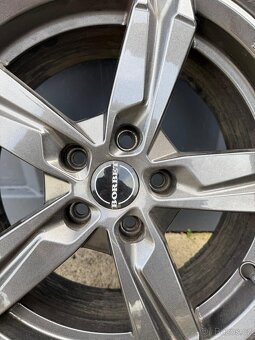 Zimní kola na VW Tiguan 215/65/17 - 2