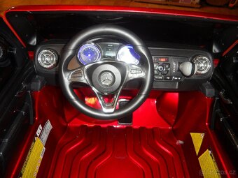 Hecht Mercedes Benz XMX606 červená - 2