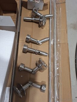 uchycení (set) na skleněný přístřešek, - 2