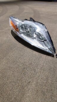 Prodám přední světla Ford Mondeo 2012 - 2