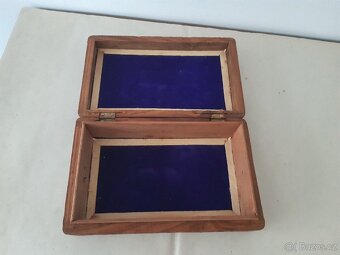 Dřevěná krabička vyřezávaná - 2