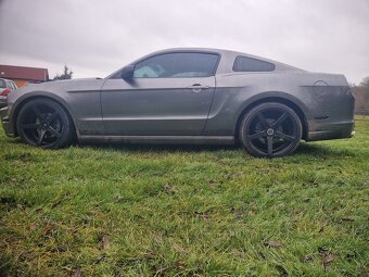 Ford mustang 3.7 L - 2
