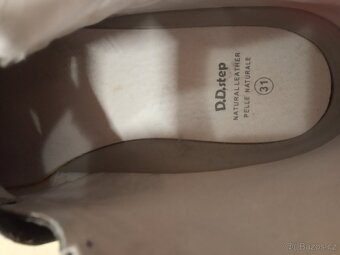 Prodáme dívčí lehkou obuv - 2