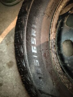 Zimní Pneu 7mm 185/65/15 - 2