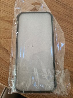 Obaly a ochranné skla - 2