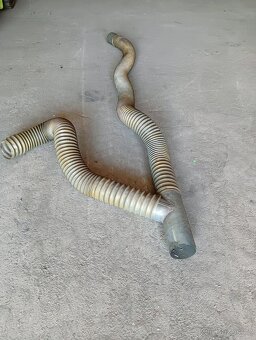 Hadice k odsávání v dobrém stavu 2m - 2