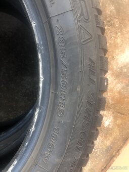 Zimní pneu 235/50/19 - 2