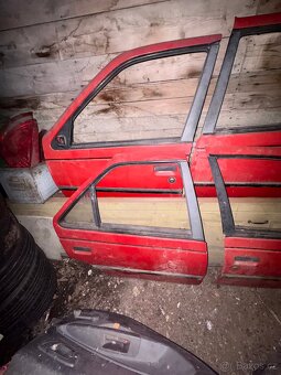 Peugeot 405 dveře - 2