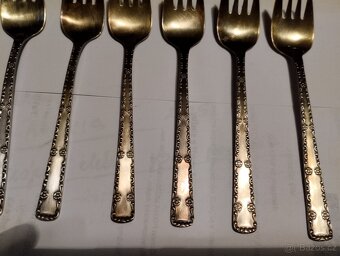 6xstaré krásně zdobené stříbrné vidličky značené z období ru - 2
