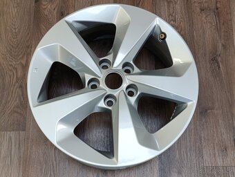 5x114,3 Nissan 7Jx17 ET40 číslo dílu 1C58HV01C s2 alu disky - 2